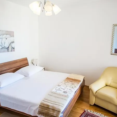 Dom wakacyjny Family Friendly House With A Swimming Pool - 15176 Rogoznica (Sibenik-Knin)
