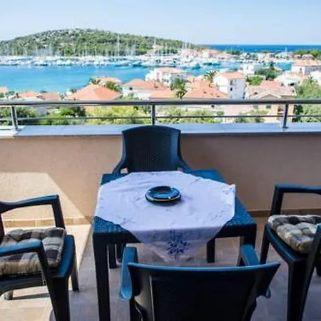 Nyaraló Family Friendly House With A Swimming Pool - 15176 Rogoznica