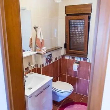 Family Friendly House With A Swimming Pool - 15176 *