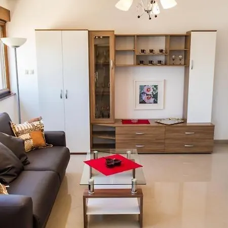 Family Friendly House With A Swimming Pool - 15176 Prázdninový dům *