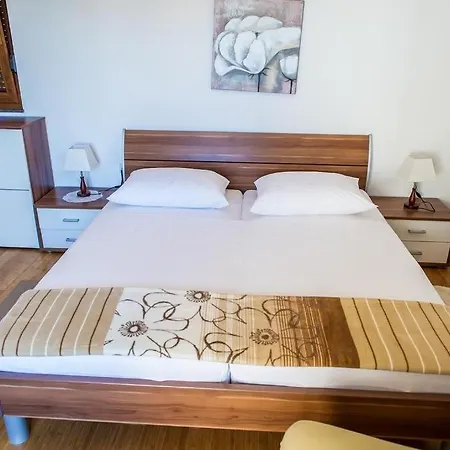 Family Friendly House With A Swimming Pool - 15176 * Рогозница