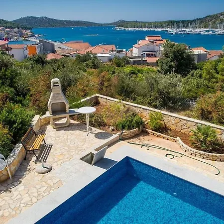 Family Friendly House With A Swimming Pool - 15176 Nyaraló Rogoznica