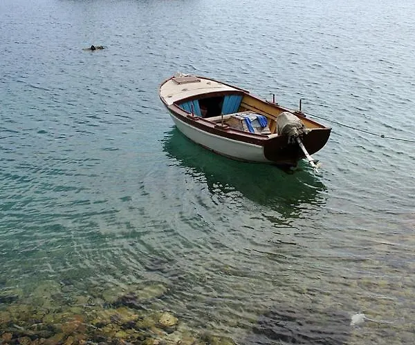 Сasa de vacaciones Family Friendly House With A Swimming Pool - 15176 *