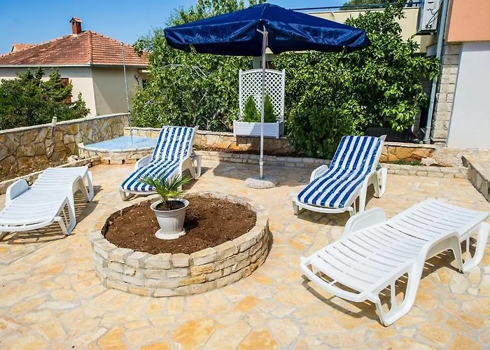 Сasa de vacaciones Family Friendly House With A Swimming Pool - 15176 Rogoznica (Sibenik-Knin)