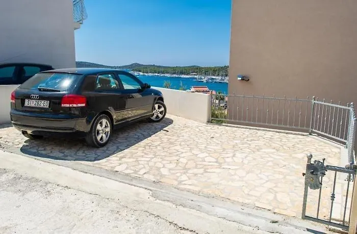 Сasa de vacaciones Family Friendly House With A Swimming Pool - 15176