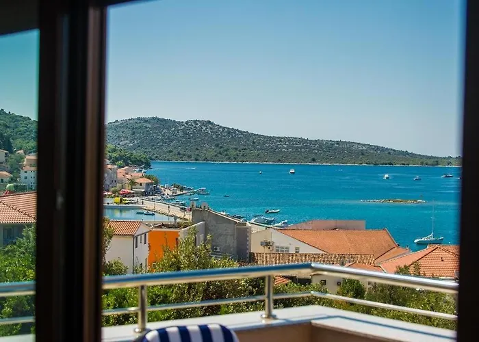 Prázdninový dům Family Friendly House With A Swimming Pool - 15176