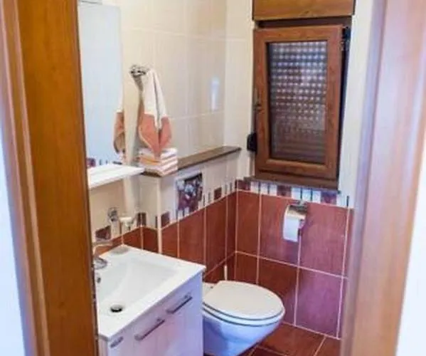 Family Friendly House With A Swimming Pool - 15176 *