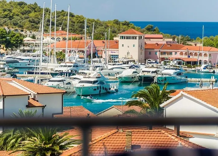 Holiday home Family Friendly House With A Swimming Pool - 15176 *